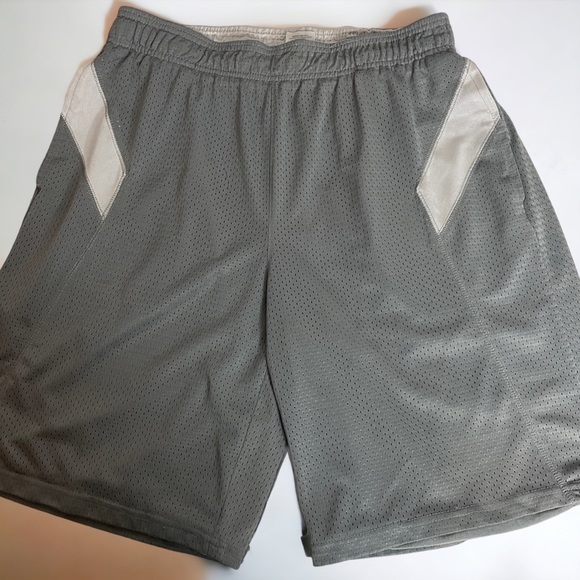 Reebok Size M Mens Athletic Basketball Training Shorts Pockets Drawstring Gray - Picture 7 of 8